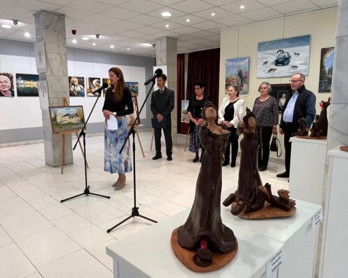 Művészi tavaszi zsongás a rajzbarátoktól